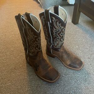 Tony Lama size 9 square toed boots!